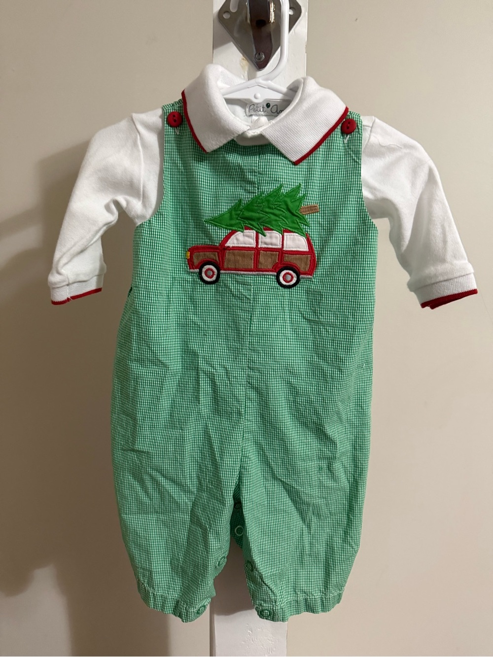 Petit Ami Christmas Outfit